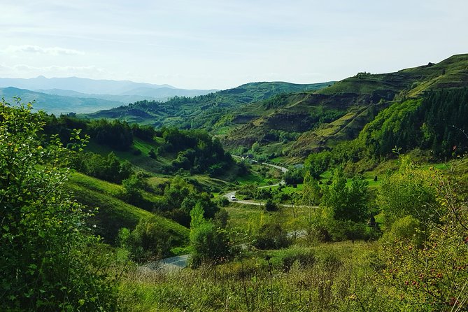 11-Day Romania Tour from Bucharest with Transylvania & Bucovina - The trip switch: from Transylvania to Bucovina through Bicaz Gorge