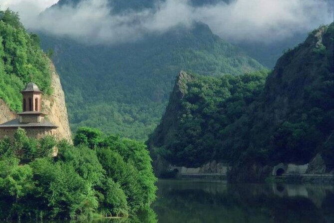 2 Days Private Tour - The Romanian Caves from Bucharest - Polovragi Cave: warm air, 10 km of system, and named formations