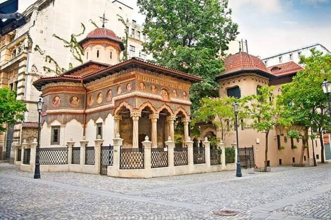 3h Bucharest Private Walking Tour - only your group - Meeting up in the right place, without wasting your time