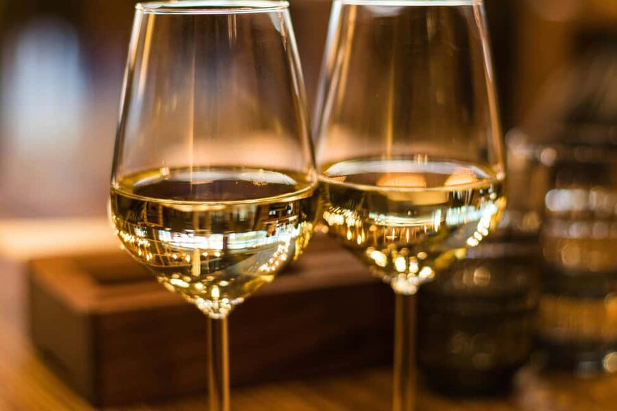 4 Wines Tasting and 3-Dish Dinner, incl. Certified Sommelier - Key highlights to look for
