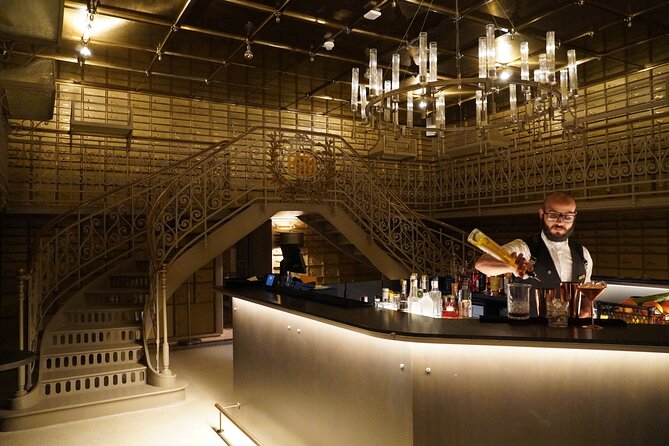 Bar Crawling - Stop 2: naive rooftop lounge for skyline views and a reset