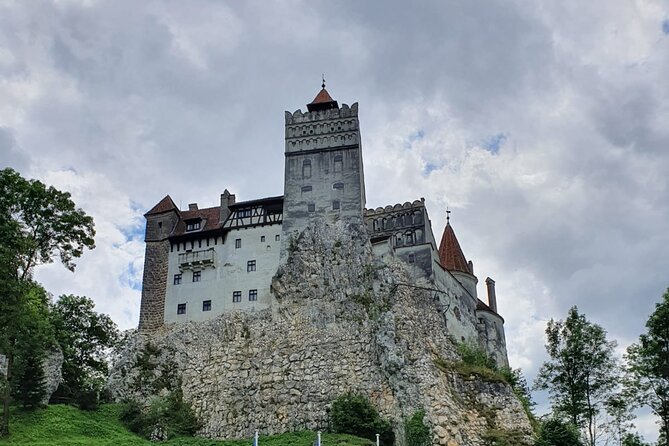 Bran Castle & Peles Castle - Premium Private Tour - What’s included vs not included, in plain terms