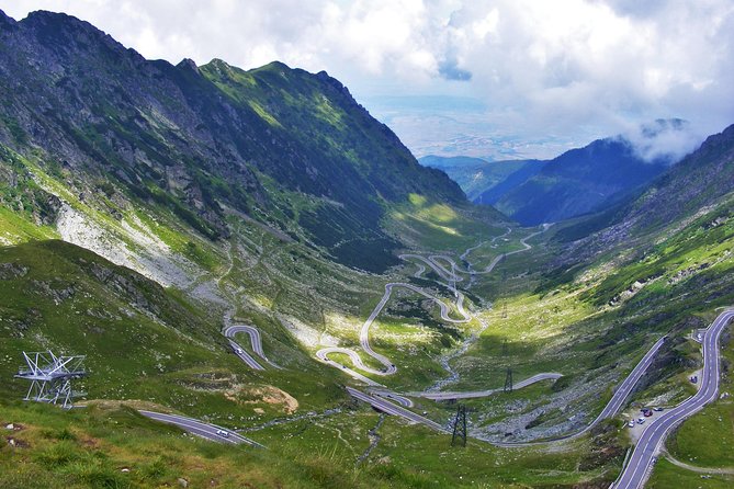 Bran & Peles Castles through the Best Road in the World: Transfagarasan road - Bucharest to Vidraru Lake: the 2.5-hour warm-up