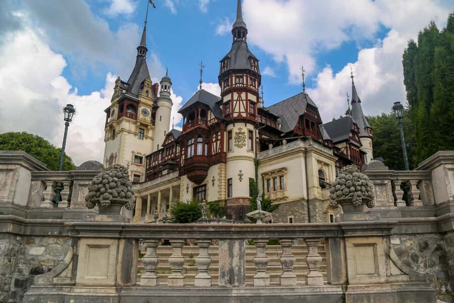 Brașov: Bran, Râșnov, and Peleș Castles Tour with Guide - The lunch break and why the route choice matters