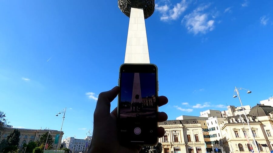 Bucharest 1989 Revolution Walking Tour with Smartphone App - Revolution history, turned into a phone-led city game