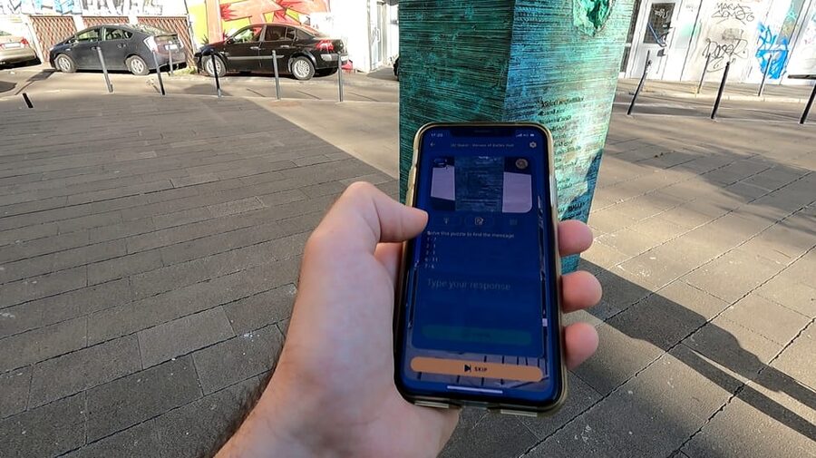 Bucharest 1989 Revolution Walking Tour with Smartphone App - The “learn it by doing it” approach to 1989