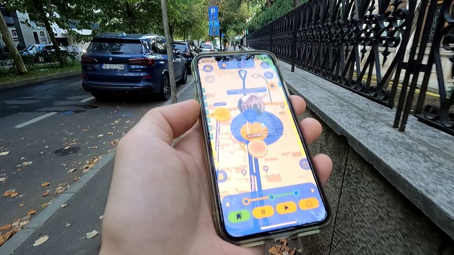 Bucharest 1989 Revolution Walking Tour with Smartphone App - When tech fails: your best backup plan