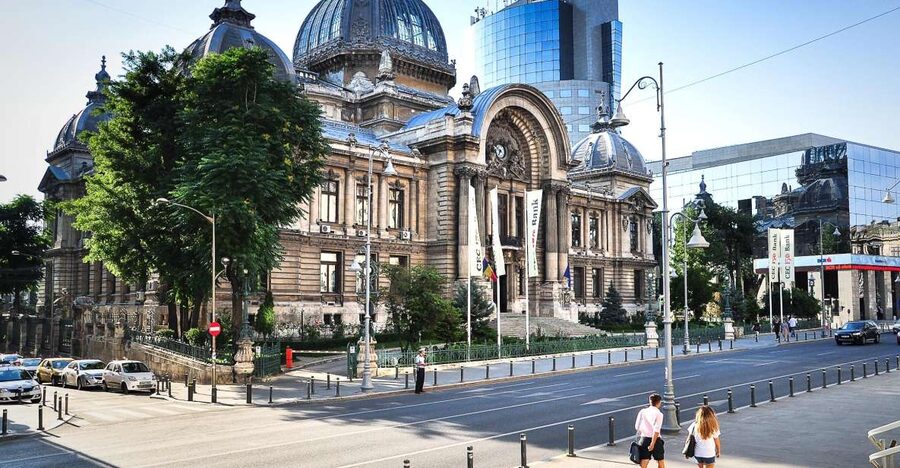 Bucharest: 2-Hour City Highlights Bike Tour - Cismigiu Park reset and City Hall area cool-down