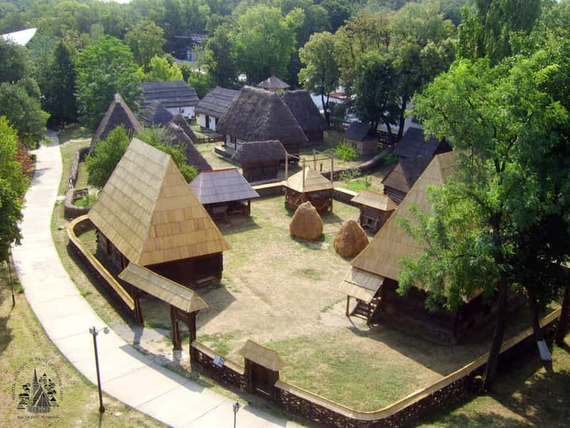 Bucharest: 4h Panoramic Private Tour by Car with Photo Stops - Piata Unirii Pass-By: A Quick Geography Check