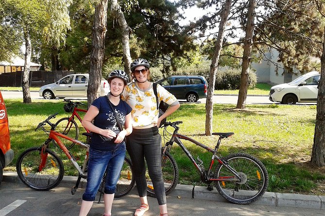 Bucharest by bike - Start near the city pulse: Hard Rock Cafe to your first monuments