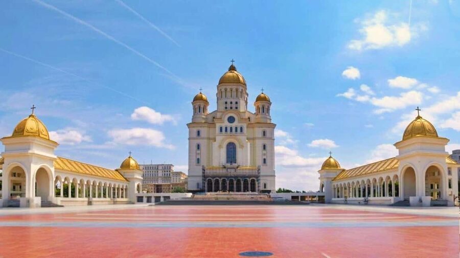 Bucharest: Cathedral of Salvation & Parliament Tour - Why this Cathedral + Parliament pairing works so well