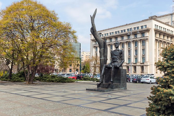 Bucharest Chronicles - Start at Piața 21 Decembrie 1989, then read Calea Victoriei