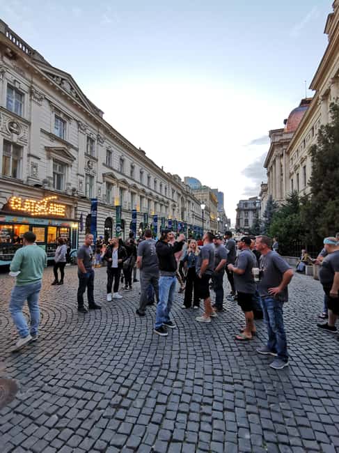 Bucharest city tour: Hop-on Hop-off sightseeing minibus - A fast way to get your bearings in Bucharest