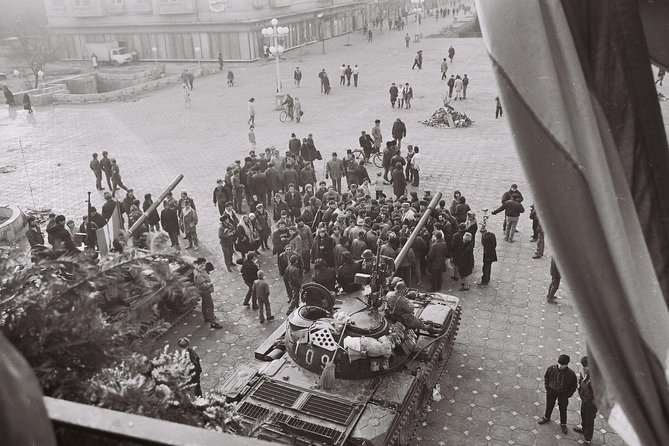 Bucharest Communist Bike Tour - Stop 5: National College of Defence and contrafactual history