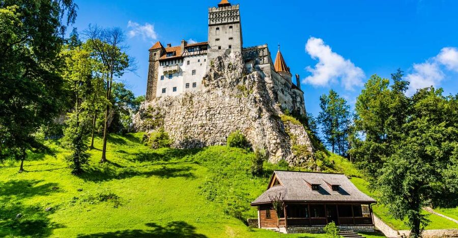 Bucharest: Day Trip to Dracula Castle, Peles Castle & Brașov - Brasov Old Town: the medieval walk that often wins the day