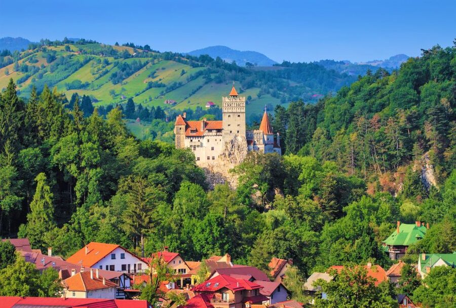 Bucharest: Dracula Castle, Peles Castle & Brasov Old Town - Meeting point, pickup, and how not to get left behind
