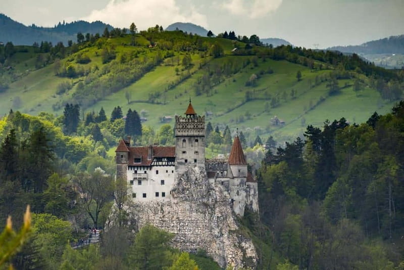 Bucharest: Dracula’s Castle, Peles & Brasov - Private Tour - Why the guide matters: English storytelling plus useful on-site help