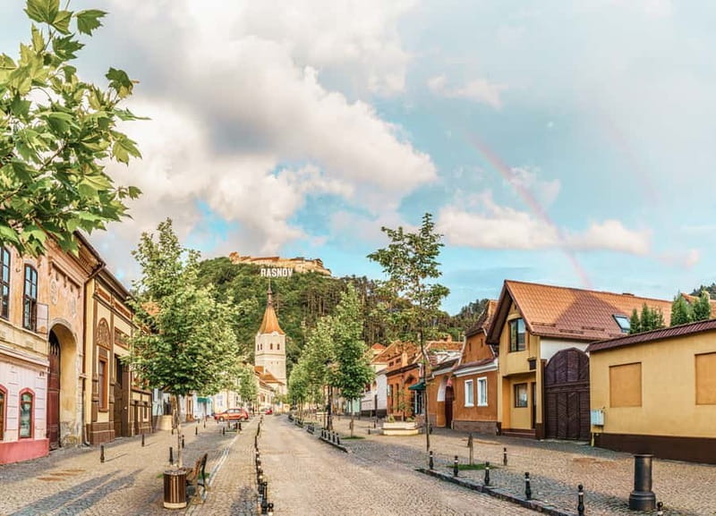 Bucharest: Dracula's Castle, Peleș Castle & Brașov Day Trip - Brașov Old Town walk: where you trade castle facts for street-level reality