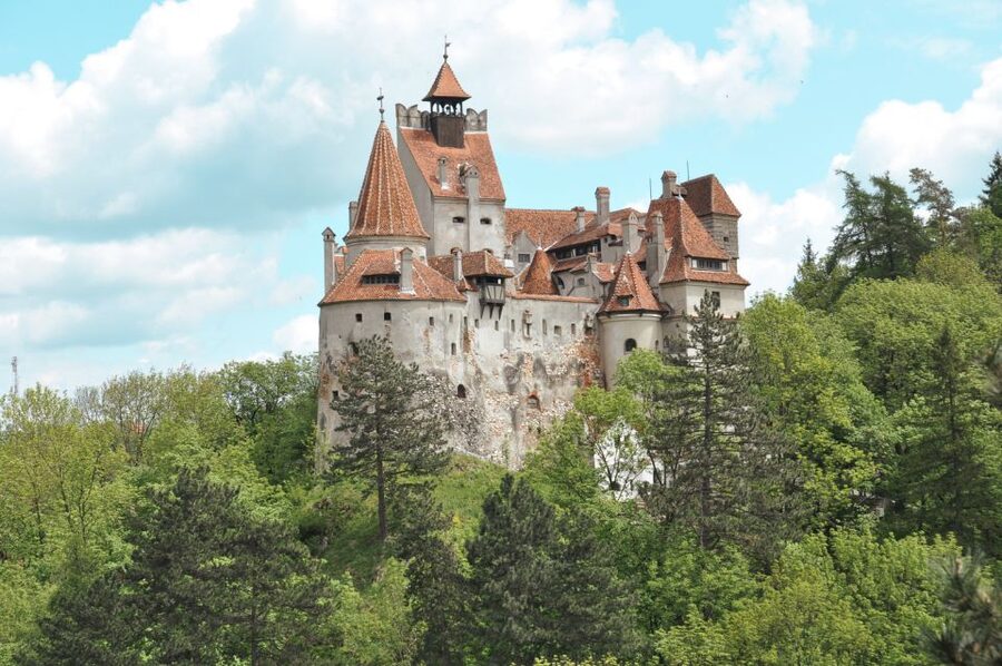 Bucharest: Dracula's Castle, Peles Castle, & Brasov Old Town - Skip-the-line and why it matters even when tickets aren’t included