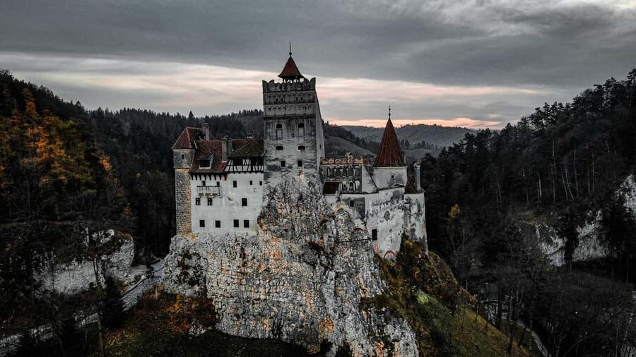 Bucharest:Dracula's Castle,''Wednesday''& Brasov Small Group - A one-day Transylvania hit from Bucharest