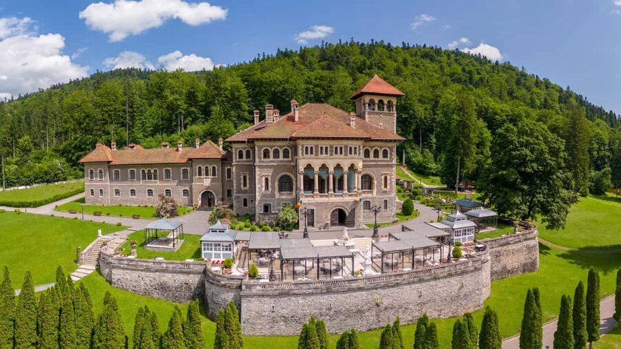 Bucharest:Dracula's Castle,''Wednesday''& Brasov Small Group - Bran Castle: guided interiors with time to breathe