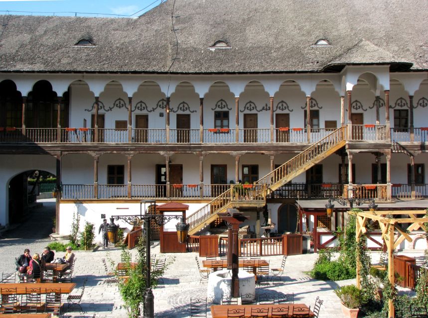 Bucharest: Half Day Bike Tour - Victoria Boulevard and the 19th-Century “Little Paris” Turn