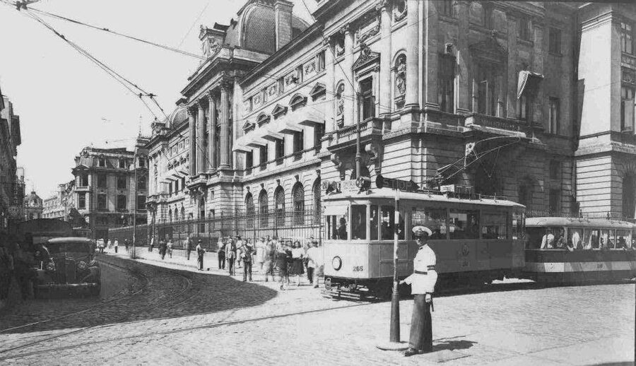 Bucharest: Half Day Bike Tour - Who This Tour Fits Best in Bucharest