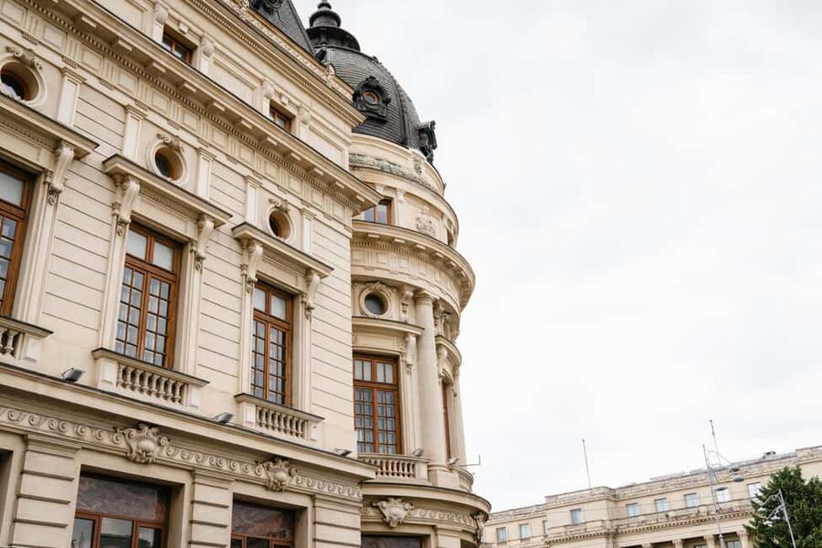 Bucharest: Local Food and History Tour - Your guide adapts when Bucharest gets real