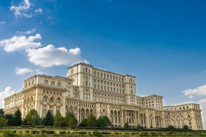 Bucharest Must See Walking Tour - Cismigiu Park: architecture breaks and a calmer pace