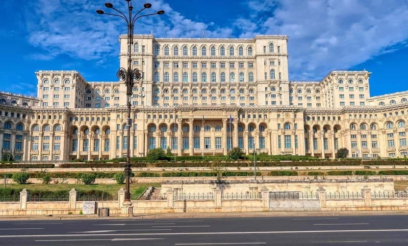 Bucharest: Old Town & Historical Landmark Guided Tour - A 2.5-hour Bucharest loop that makes the center click