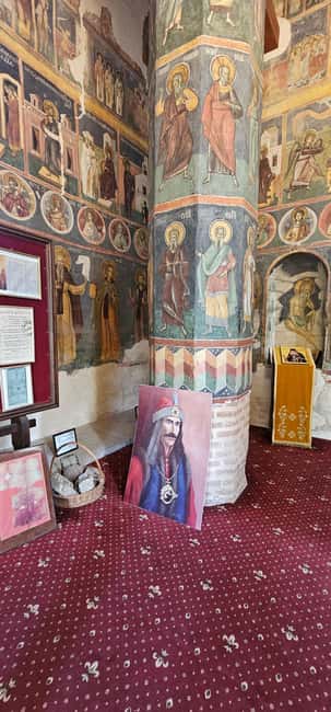 Bucharest Parliament,Village Museum,Dracula's Tomb,Mogosoaia - Mogosoaia Palace: a palace stop that often becomes the best photo finish