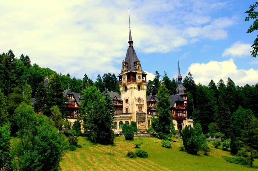 Bucharest: Peles Castle, Bran Castle & Brașov Day Tour - Brașov walking tour: Black Church, Council Square, and pacing your wandering