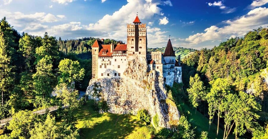 Bucharest: Peles Castle, Bran Castle, & Brasov Old Town Tour - Key points before you go