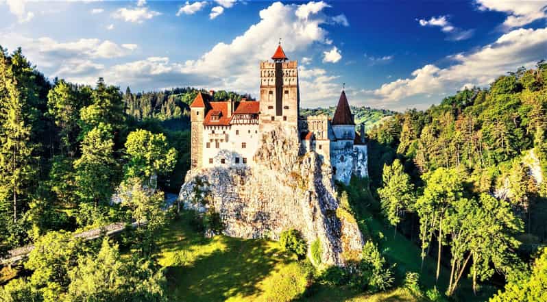 Bucharest: Peles Castle, Bran Castle, & Brasov Old Town Tour - Peleș Castle in Sinaia: Royal Rooms, Weapon Collections, and Timing