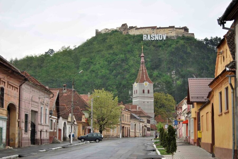 Bucharest: Peles Castle, Dracula's Castle and Brasov Tour - Bran Castle: The Dracula Story, the Views, and the Reality Gap