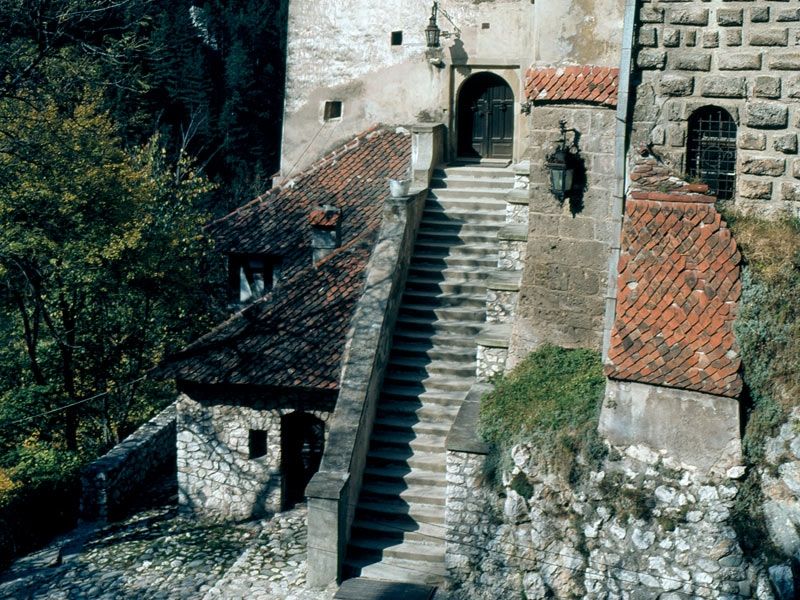 Bucharest: Peles Castle, Dracula's Castle and Brasov Tour - Value Check: Is $120 Worth It for This Route?