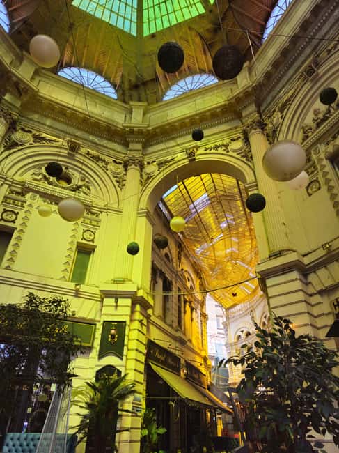 Bucharest Photo Walk - Instagram&Cinematic Spots in 3 hours - Two smaller stops for portraits and street scenes