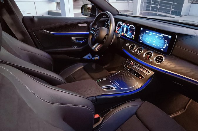 Bucharest Premium Airport Transfer - One wayOtopeni Airport - Private transportation with a professional English-speaking driver