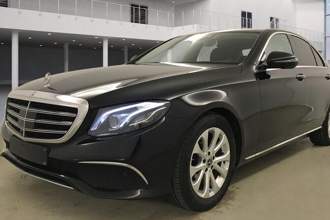 Bucharest Private Airports Transfer - The ride itself: car or minivan, comfort included
