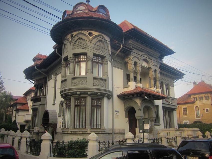 Bucharest: Private Three Neighborhoods Tour by Vintage Car - Key points at a glance