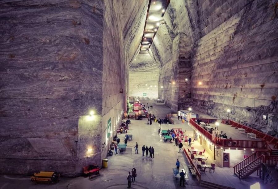 Bucharest: Slanic Salt Mine & Carpathian Mountains Day Tour - Carpathian villages: where the decorations meet real daily life