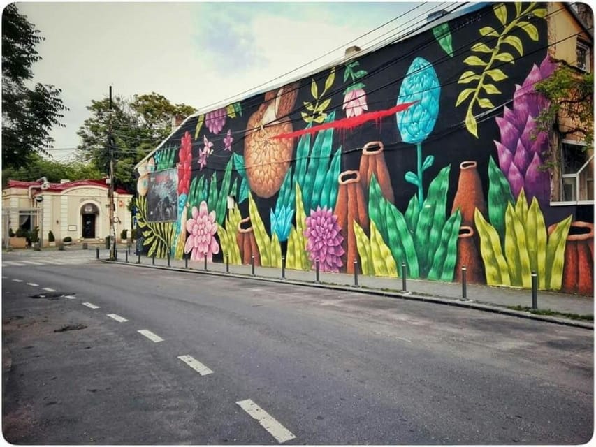 Bucharest : Street Art Walking Tour With A Guide - How the tour flows in 2 hours (and why that timing feels right)
