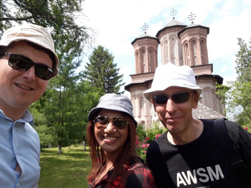 Bucharest & Surroundings: Half Day Tour - Military Academy plus the best “get your bearings” drive-by sights