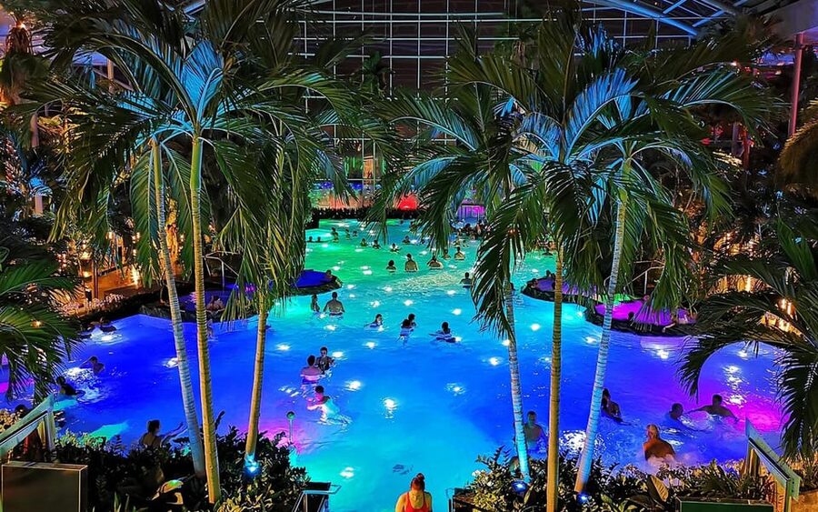 Bucharest: Therme Bucharest Spa Day with Luxury Transfer - Your 5-hour Therme București spa day, with luxury transfer