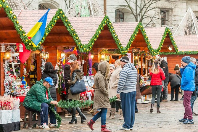Bucharest: Tour of Christmas traditions & decorations - Stop 3: Old Town small streets, classic buildings, and Christmas stories