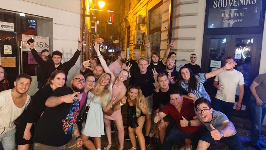 Bucharest: Weekend Pub Crawl - What to Wear (and Not Wear) So You Don’t Get Turned Away