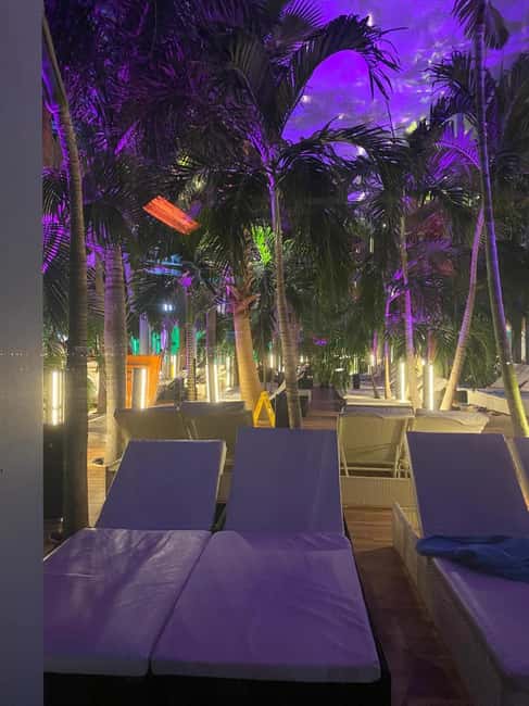Bucuresti: Bucuresti Therme Transfer and Full-Day Access - Galaxy: slides and water-park energy when you want to move