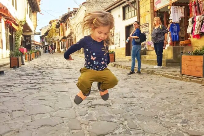 Bulgaria -Private Tour- Basarbovo, Arbanasi, Veliko Tarnovo - Veliko Tarnovo and Samovodska Charshiya: From Imperial Ruins to Craft Streets