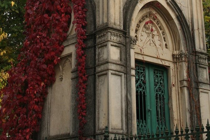 Darkside Tour of Bucharest - small group - What to wear and how to prepare (without overthinking it)
