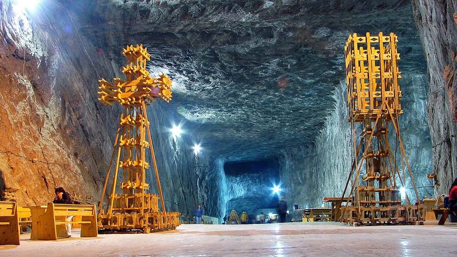 Day Trip Bucharest to Slanic Prahova Salt Mine - The role of the guide and audio: what you get, what you need